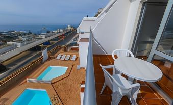 Apartamentos Livvo Puerto Bello - Housity