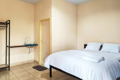 Dhamar Prabujaya Redpartner Hotels in Gunung Ibul