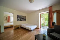 Easy Stay by Hotel la Perla فنادق في Losone