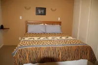 Silverstream Alpaca Farmstay & Tour Hotels in Woodend