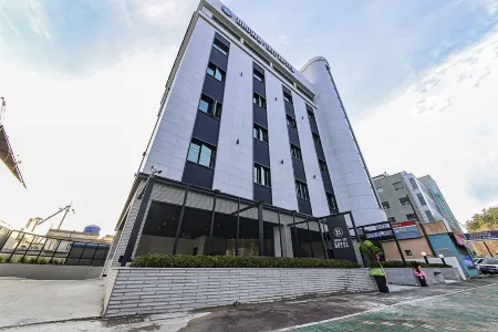Changwon Brown Dot Hotel Palyong