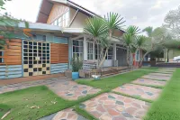 RedDoorz Near Farmhouse Lembang Masjid Sulaiman Al Qosim 주변 호텔
