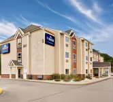 Microtel Inn & Suites by Wyndham Princeton - parking