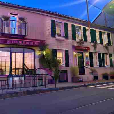 Auberge du Porche - Hôtel Trois étoiles Hotel Exterior