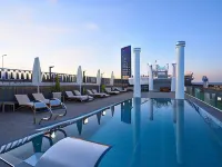 Monte Triana Sevilla Hotels near Torre Sevilla