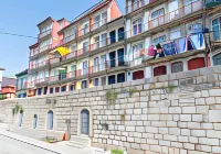 Oporto Street Fonte Taurina - Riverfront Suites