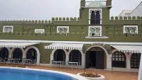 Hostal Castellverd - Pools