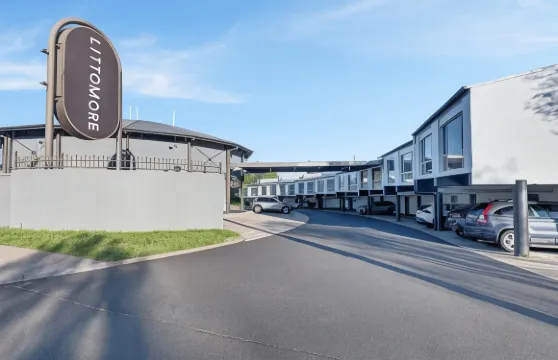 巴瑟斯特曼特拉酒店