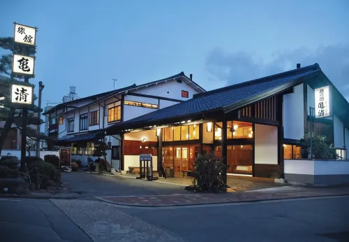 Kamesei Ryokan - pemandangan pegunungan