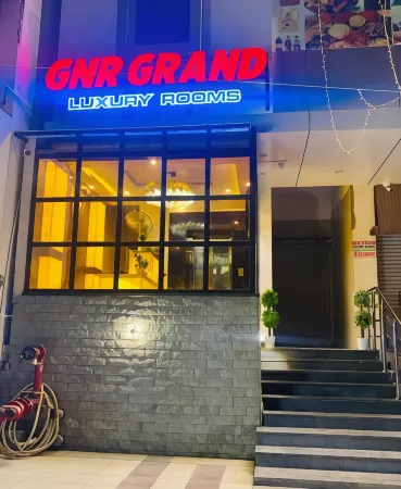 Pph Living Gnr Grand Luxury Rooms Отели рядом с достопримечательностью «Boyakonda Gangamma Temple»