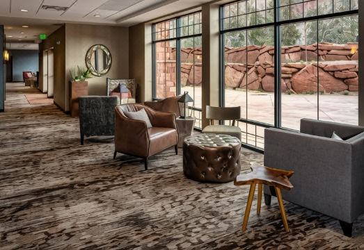 3. 스프링힐 스위트..