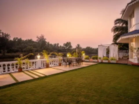 Stone Wood Riverfront Resort, Siolim Hotels in North Goa