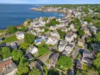 Newly Renovated 2BR Rockport Home w/ parking Steps to Back Beach+Bearskin Neck!