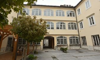 Atik Rooms