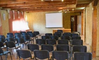 Hotel-Restaurant Lyube Plus - Hizvo