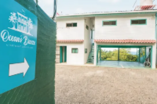 Ocean's Breeze Apartment and Rooms