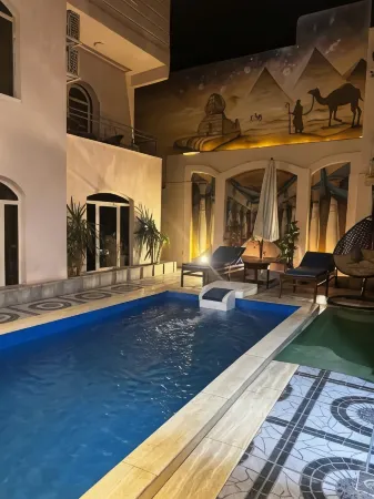 Paradise Pyramids View Inn