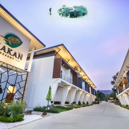 Makan Resort Отели рядом с достопримечательностью «Военный музей JEATH»