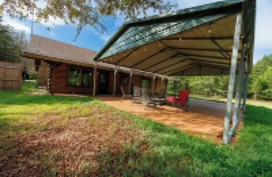 Wood Cabin in the wilderness at Bonham, Texas