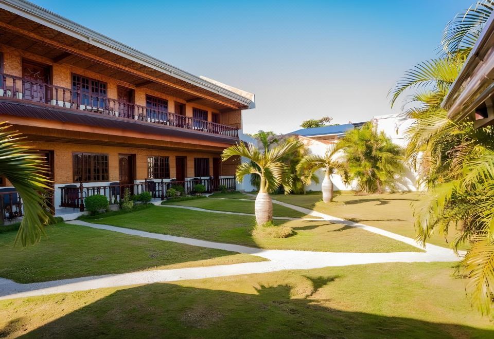 Coucou Bar Hotel and Restaurant