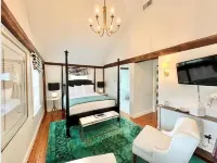 James Pharmacy Bed and Breakfast Hotels near Re-Unique