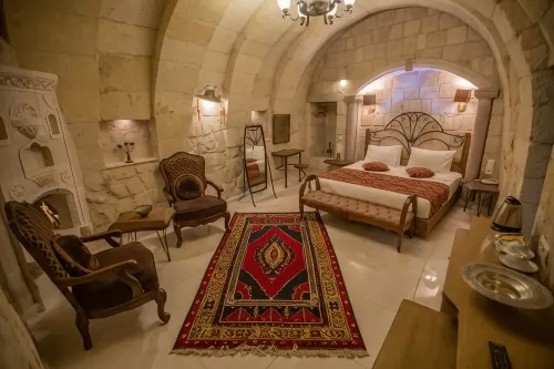 Divan Cave House
