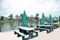 Bayside Inn and Marina