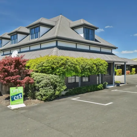 Aston Court Motel