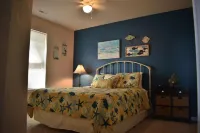 5 Bedroom, 5 Bathroom Tropical Fun! HOT TUB, AQUA PAD, FIRE PIT,  and BEACH!
