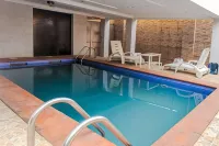 Ben Auto Hotel - ที่มีสระว่ายน้ำ