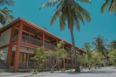 Anugerah Surf & Dive Resort 넴브라라 호텔