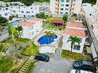 Oceanic Lodge Hotels in Esmeraldas
