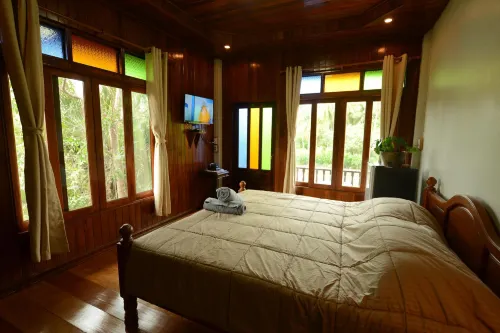 River Jam Amphawa - Homestays