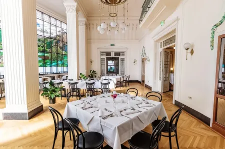 Hotel Herzoghof Отели в г. Баден