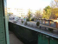 f3/4 apartment with parking 15 minutes from the ramparts of Avignon