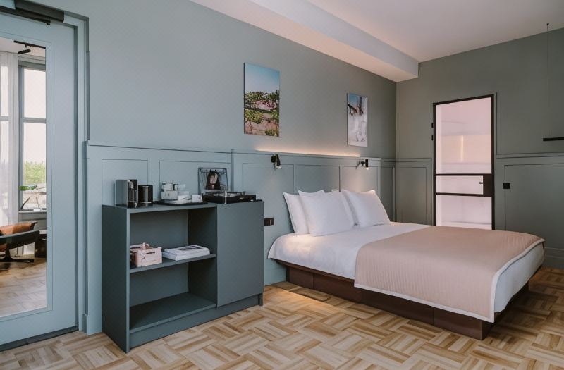 Supernova Hotel