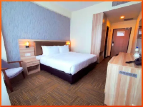 Maple Lodge Hotel di Simpang Kanan