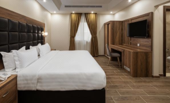 Mirada Purple - Zahra