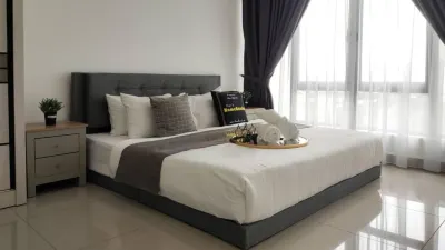 Stylish 3BR Sentul by HomeBrickz Hotels in Sentul Pasar