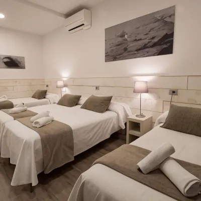 Pensión San Martin Hotels near متحف سان تيلمو