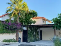 Casa Estrellas - private pool, amazing roof top view, and walk to local beach