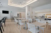 B&B HOTEL Logroño Las Cañas - breakfast