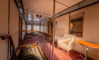 Grand Jules - Boat Hotel