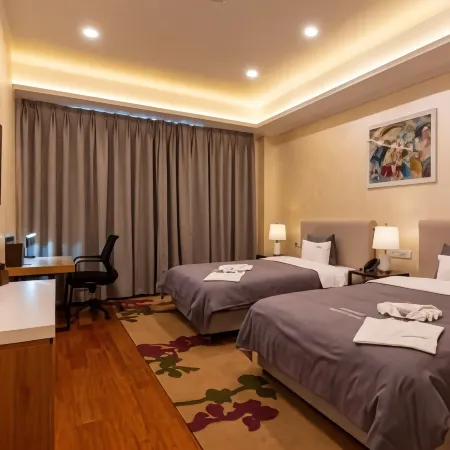 Парадайз Резорт Отель Отели рядом с достопримечательностью «Памятник А.П. Чехову»