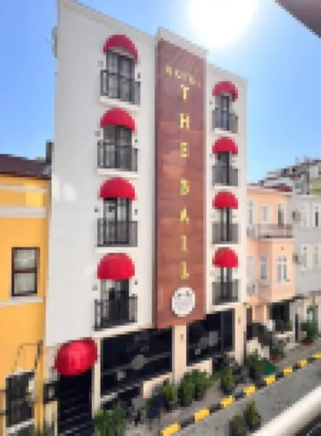 ザ ベイル ホテル イェニカプ駅周辺のホテル