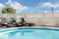 La Quinta Inn & Suites by Wyndham Hesperia Victorville - Pool