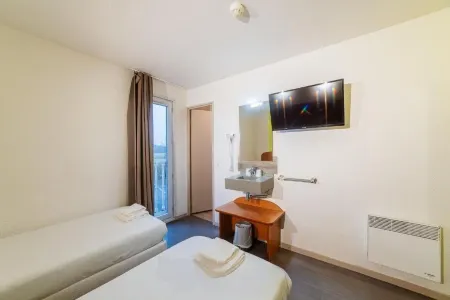 B Hotel Troyes Aéroport Отели в г. Барбере-Сен-Сюльпис