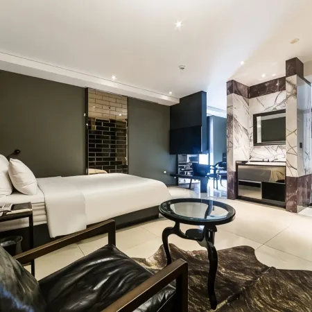 Amare Hotel Jakjeon Отели рядом с достопримечательностью «Тематический парк Aiins World»