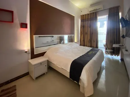 RedDoorz Near Bukit Ragas Hotel d'Ayanna Pati