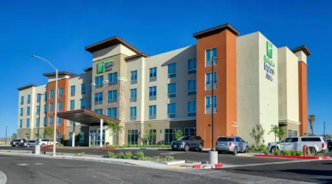 Holiday Inn Express & Suites Ridgecrest - China Lake